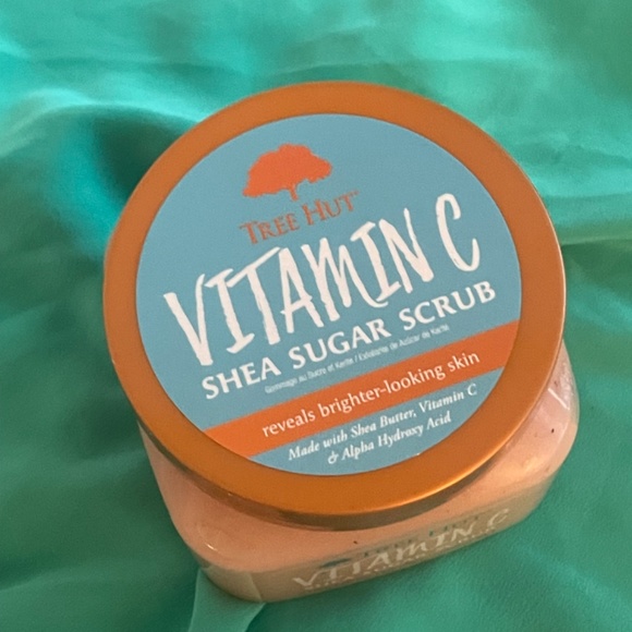 NWT Tree Hut Sugar Scrub - Vitamin C - Picture 4 of 5